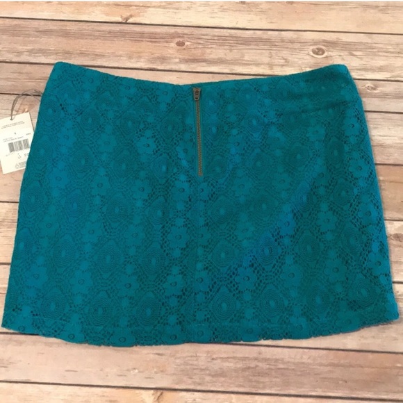 { Volcom } NWT teal laced skirt! - Picture 3 of 6